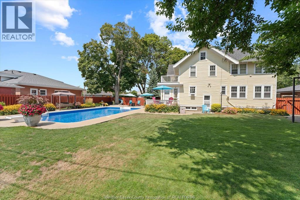 1409 GRANVILLE CRESCENT - 38