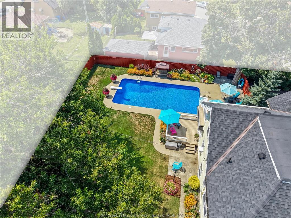 1409 GRANVILLE CRESCENT - 41