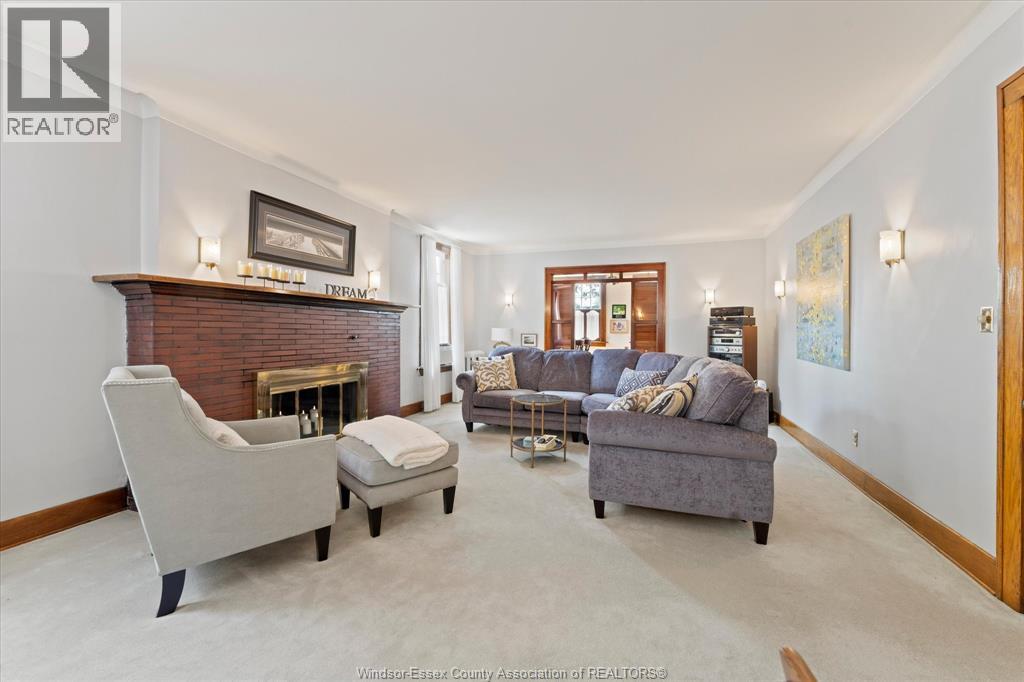 1409 GRANVILLE CRESCENT - 9