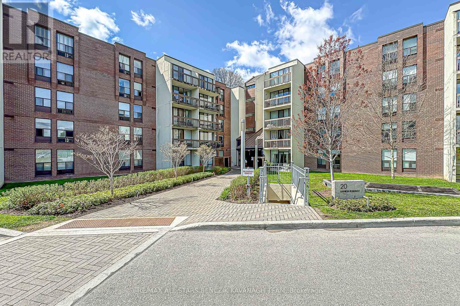 Photo of 20 Fashion Roseway