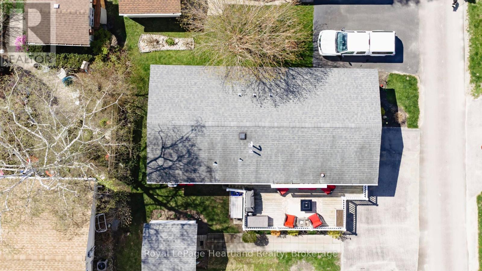12 CHEROKEE LANE - 34