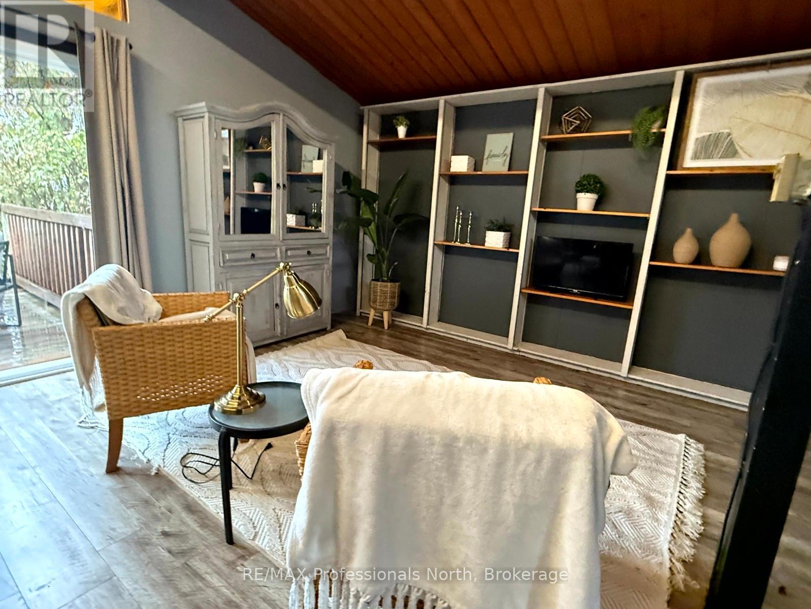 2307 LOOP ROAD - 5