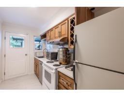 16111 10 Avenue, Surrey, BC V4A1A7 Photo 9