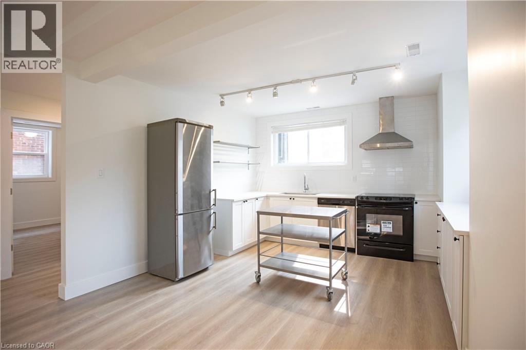 49 FAIRLEIGH Avenue S, Hamilton — photo 3