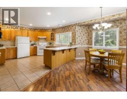26350 Trethewey Crescent, Maple Ridge, BC V2W1A5 Photo 15