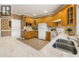 26350 Trethewey Crescent, Maple Ridge, BC V2W1A5 Photo 17