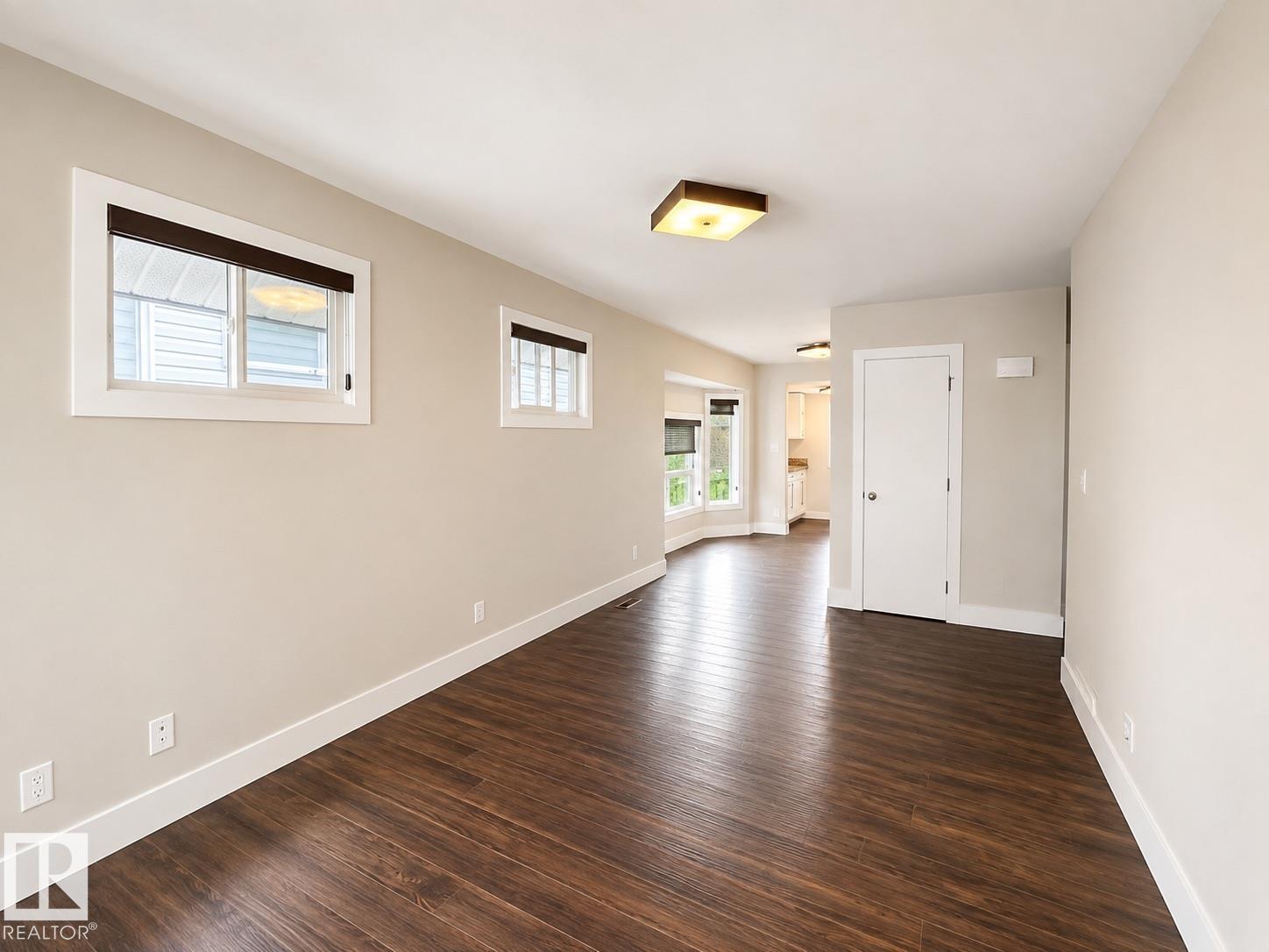 11934 64 ST NW, Montrose (Edmonton), Edmonton photo 2
