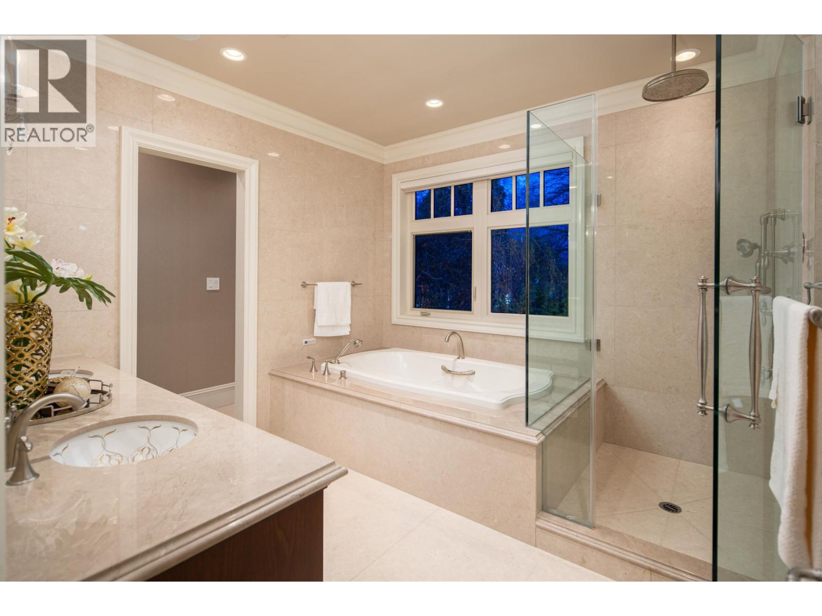 6076 ANGUS DRIVE, Vancouver
