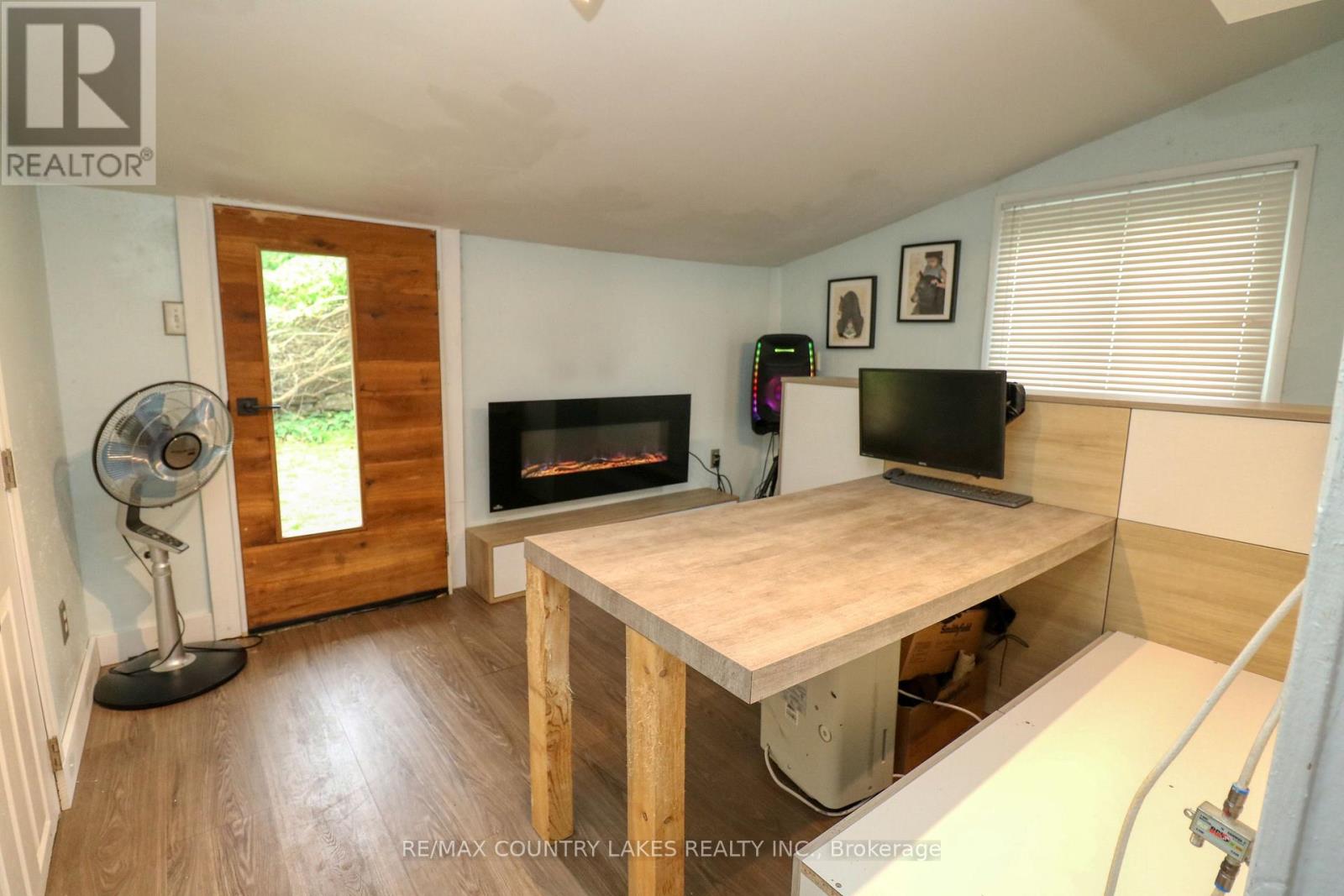 607 SIMCOE STREET - 7