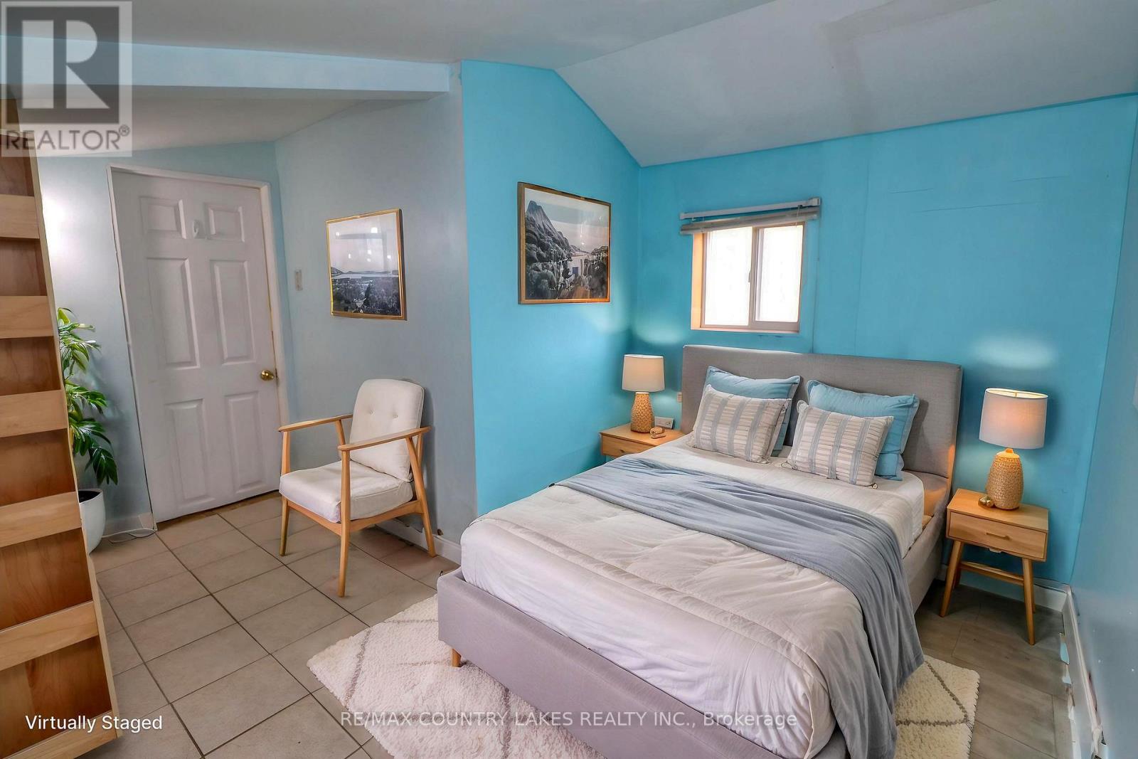 607 SIMCOE STREET - 9