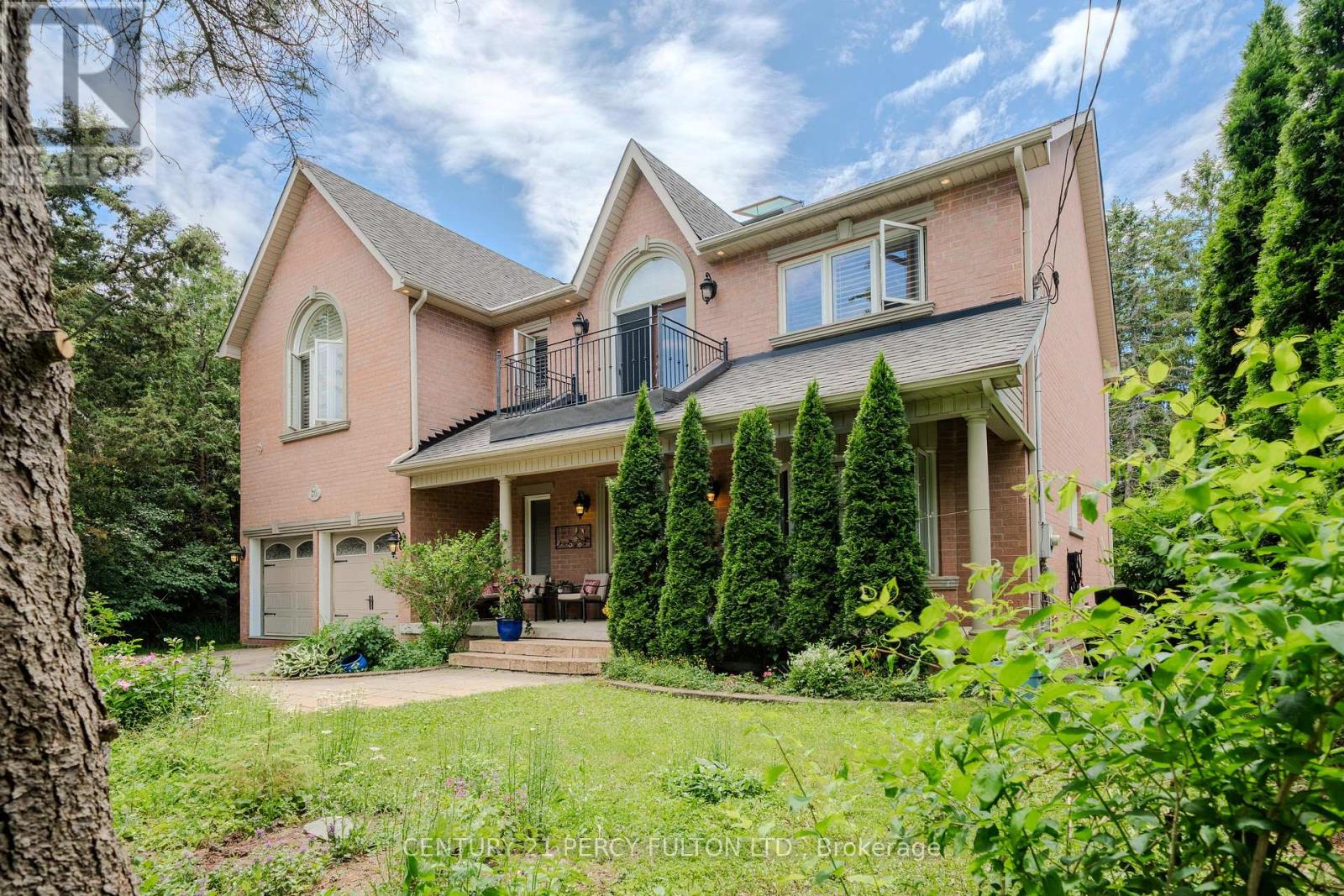 30 Willowgate Dr - exterior