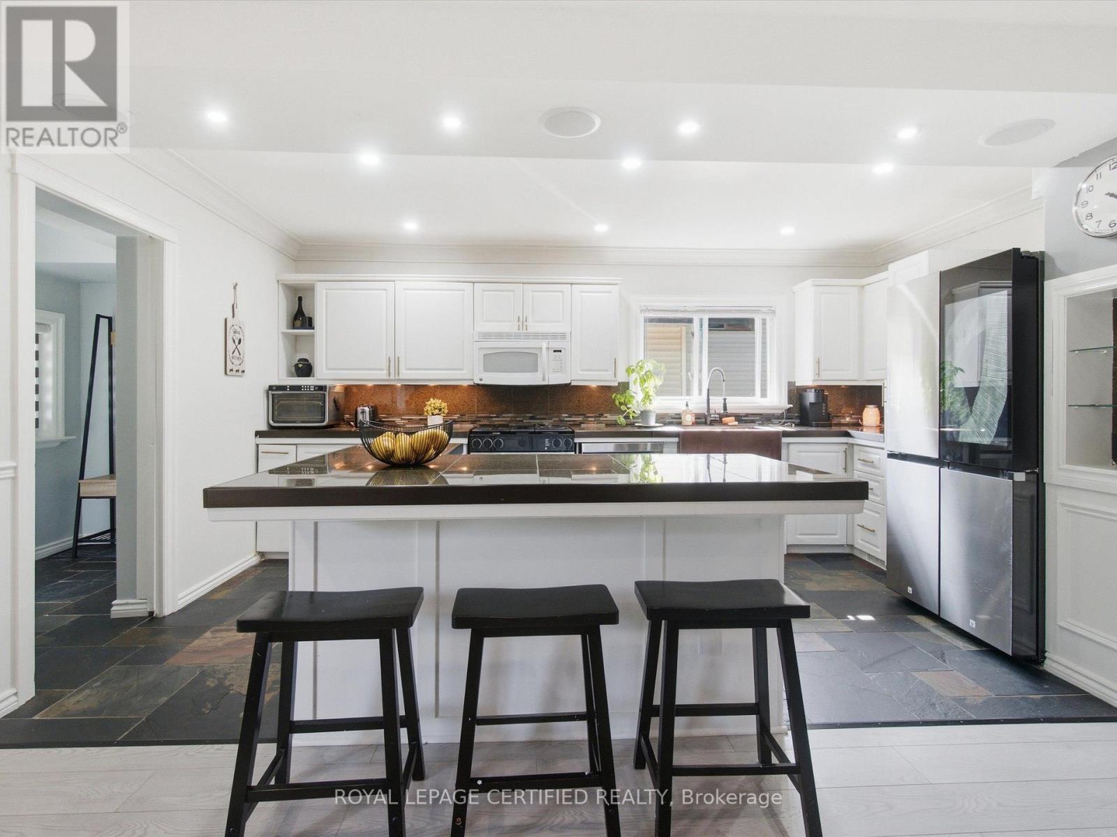 288 IRENE DRIVE - 7