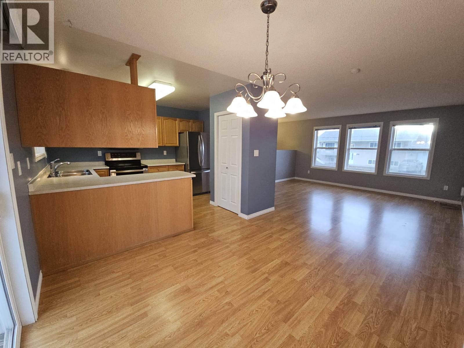 4013 52 Avenue NE - 9