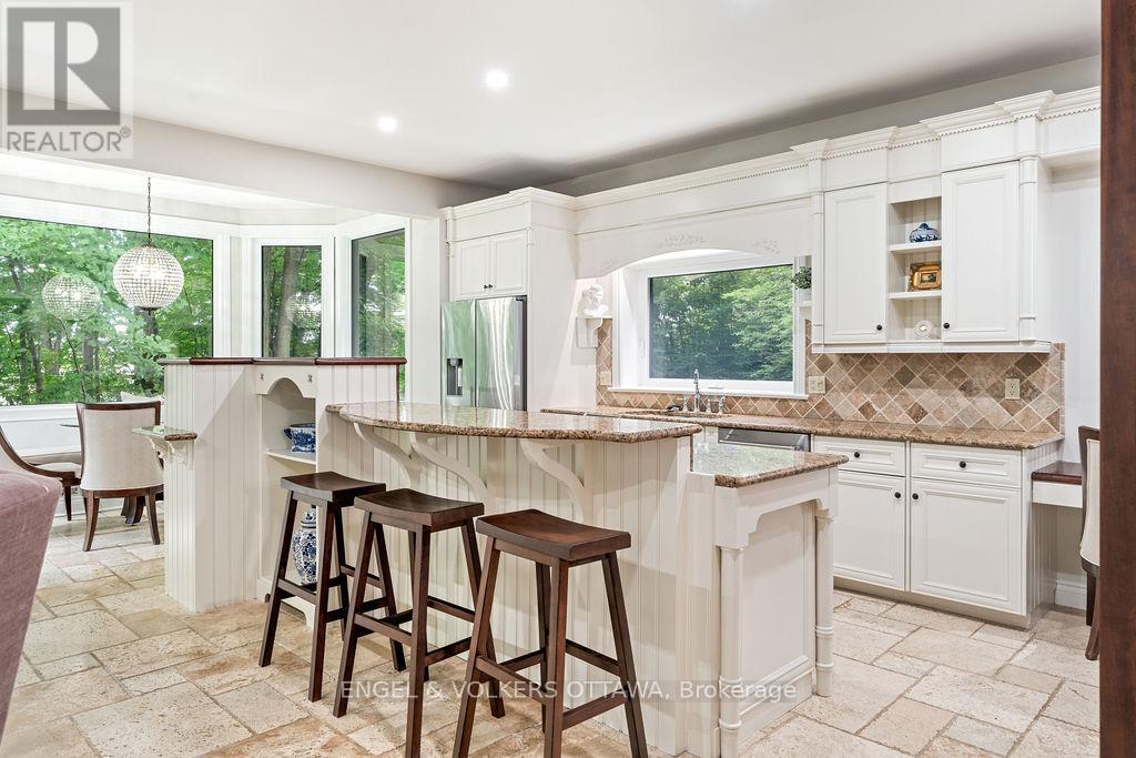 1412 HOUSTON CRESCENT - 11