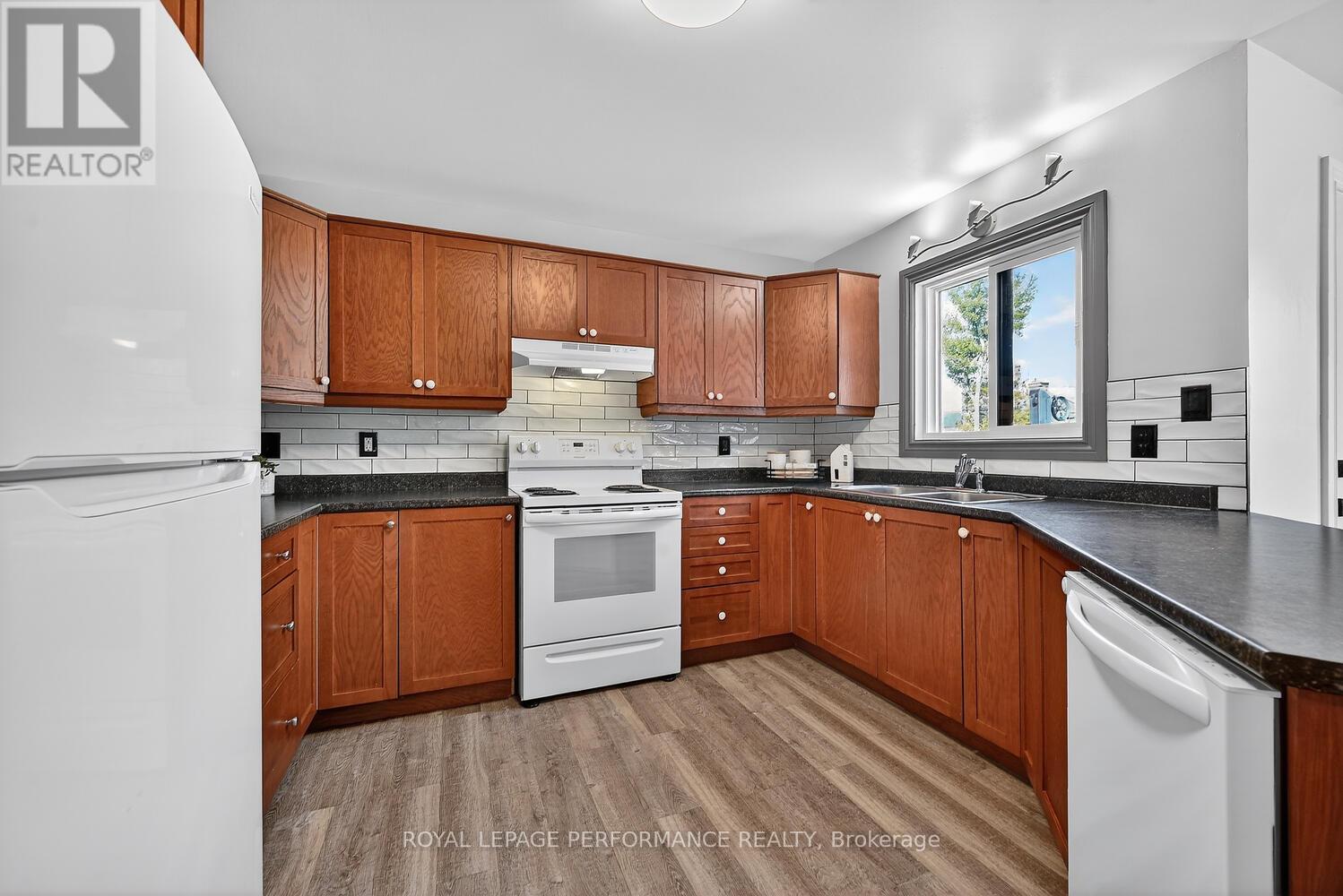 107 LORNE STREET - 14