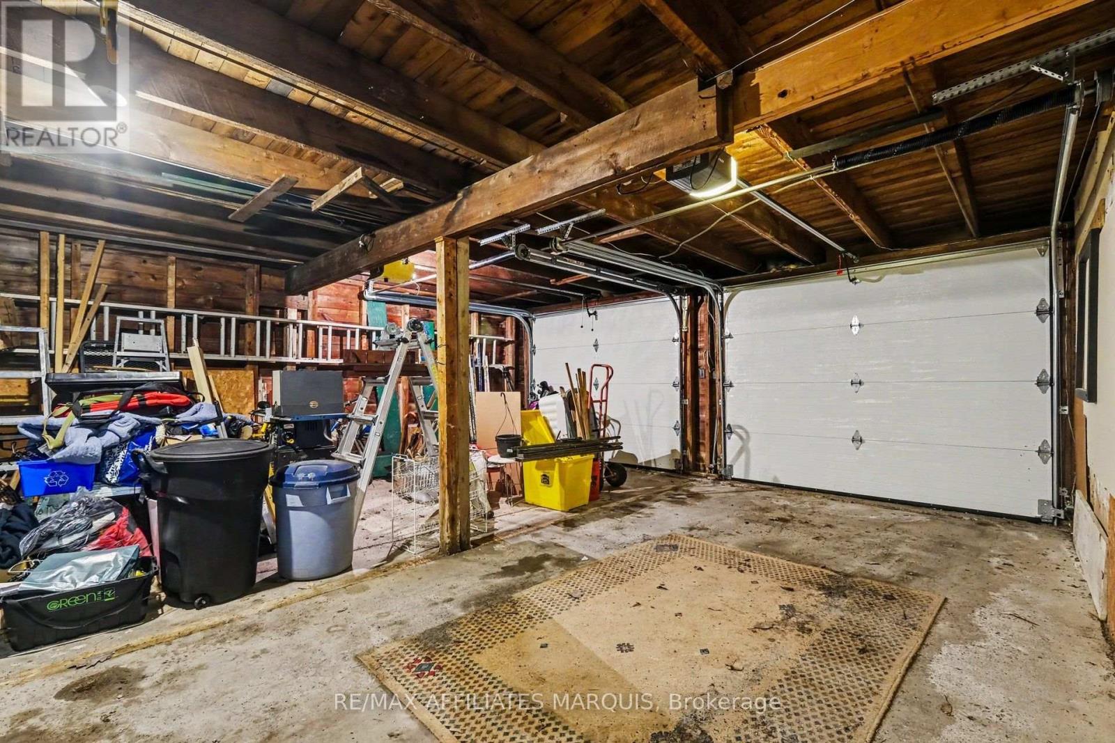 70 MAPLE AVENUE - 36