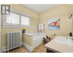 70 Maple Avenue, Smiths Falls, ON K7A2A7 Photo 17