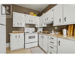 70 Maple Avenue, Smiths Falls, ON K7A2A7 Photo 29