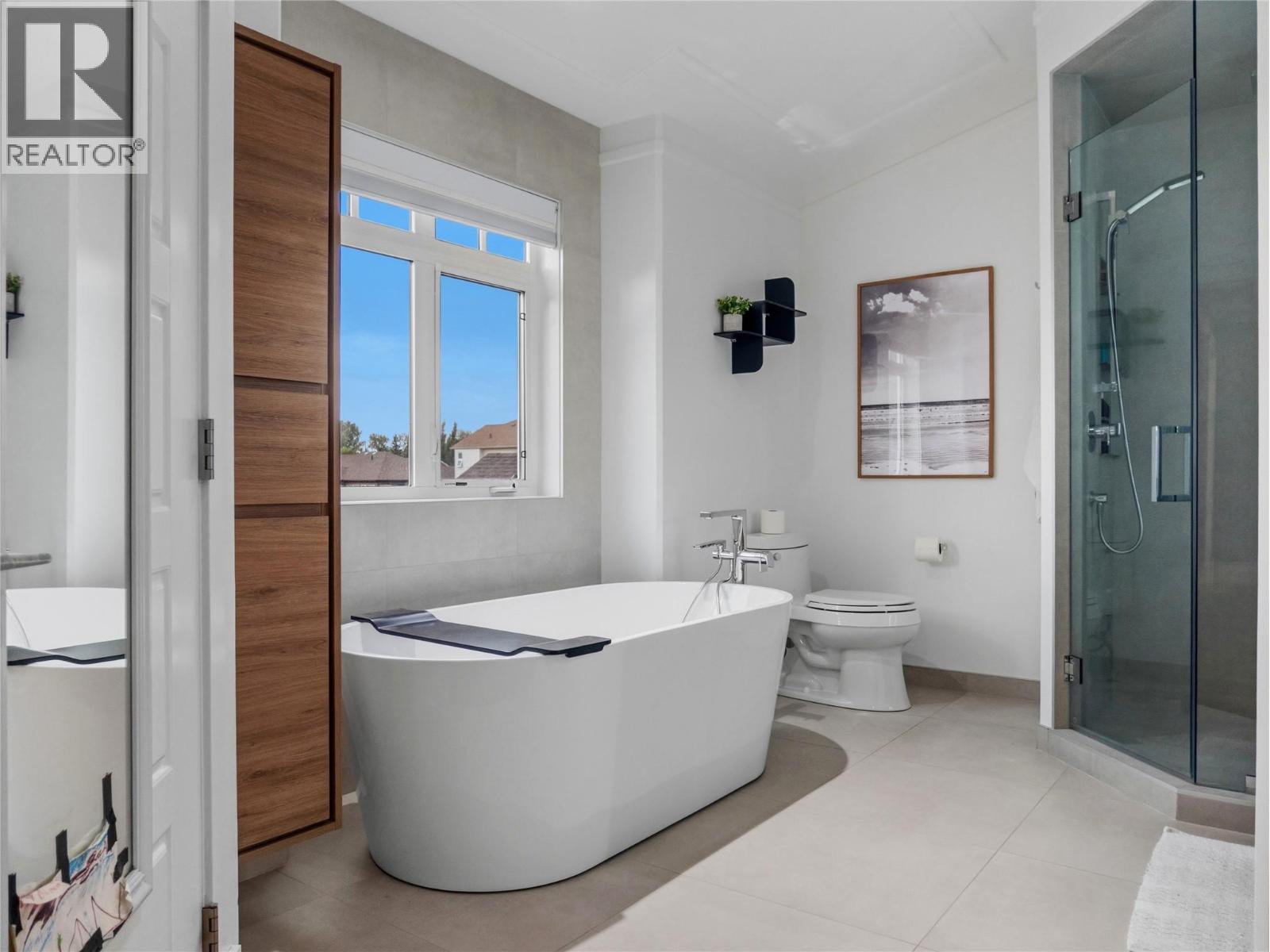 8701 19A Street - Image 19