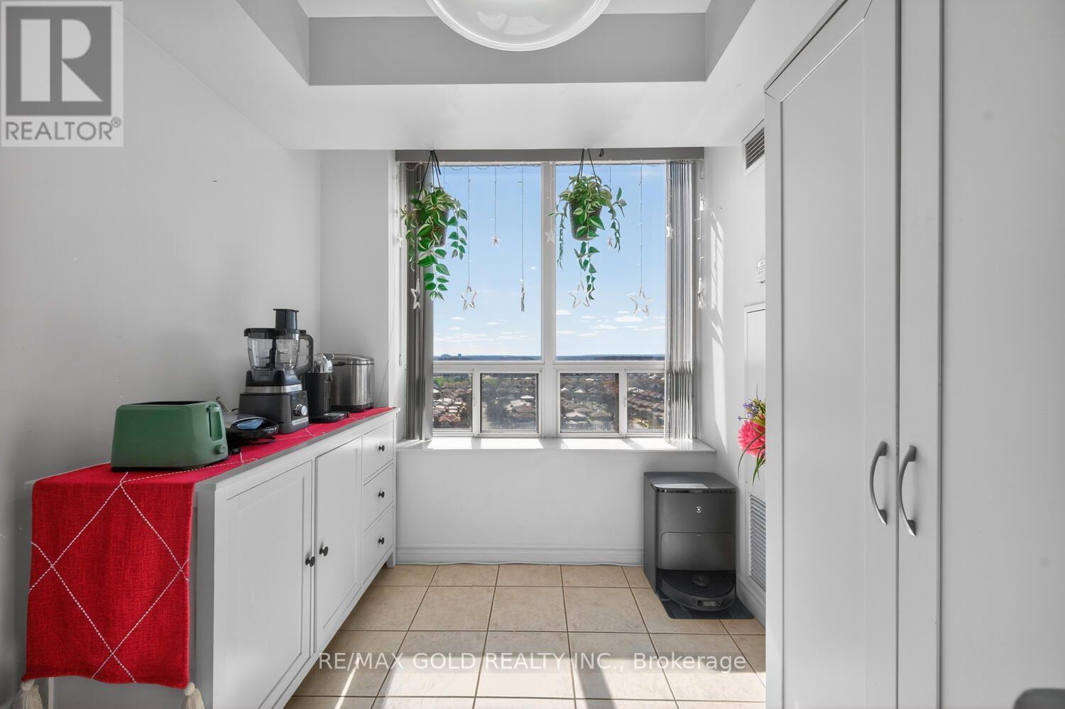 #1411 55 STRATHAVEN DRIVE - 19