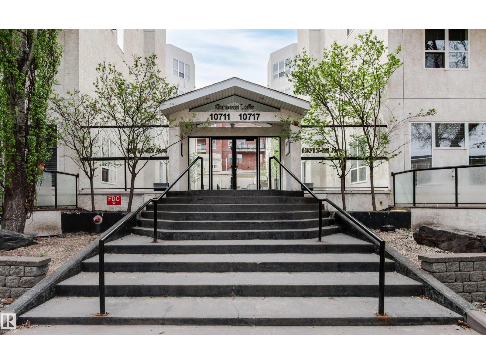 #417 10717 83 AV NW - Image 6