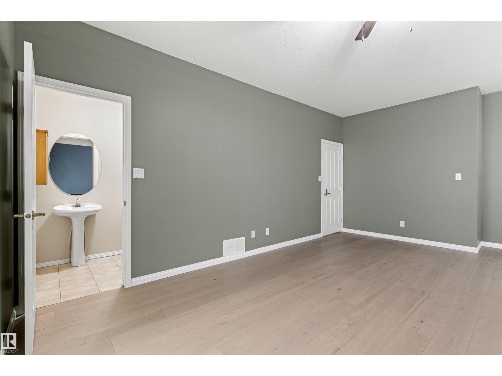 #417 10717 83 AV NW - 31