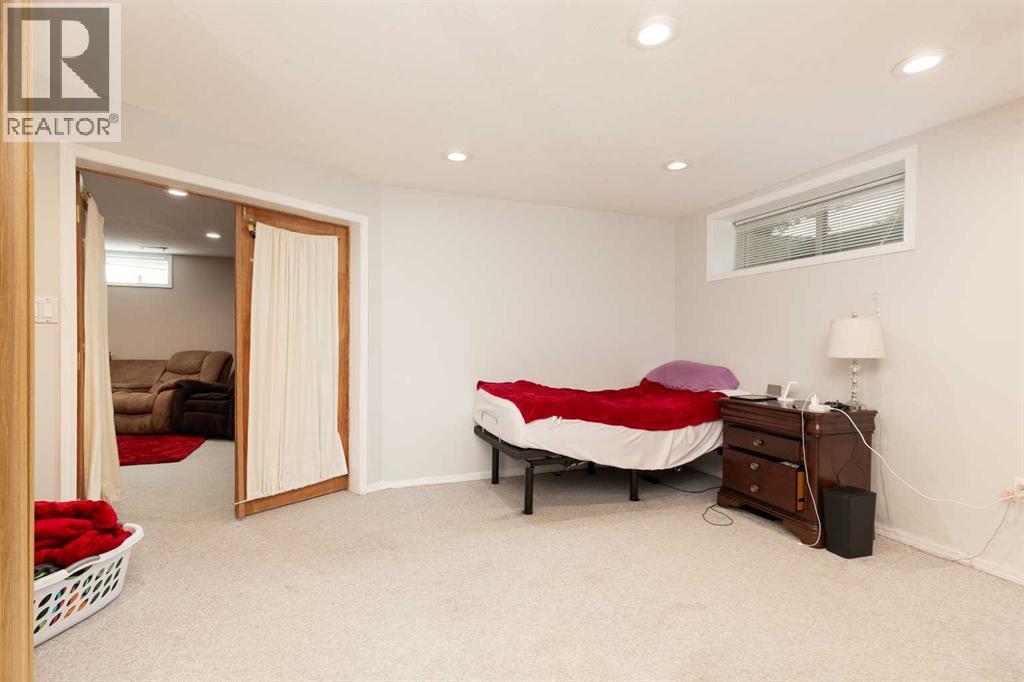 14 Heritage Road W - 19