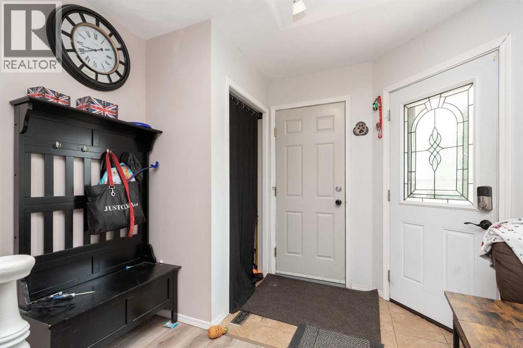 14 Heritage Road W - 3
