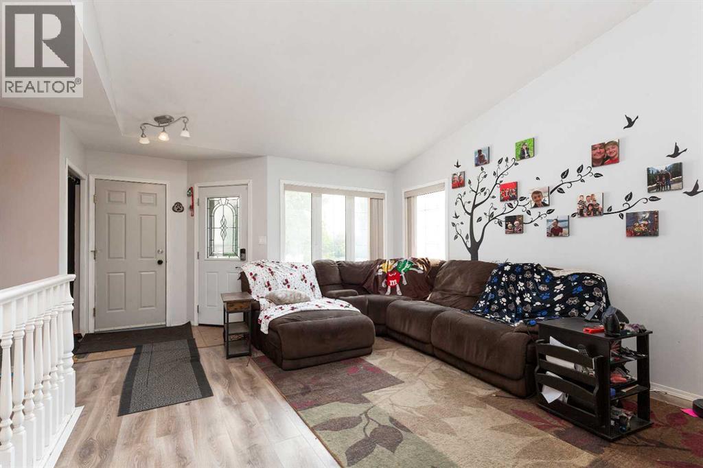 14 Heritage Road W - 5