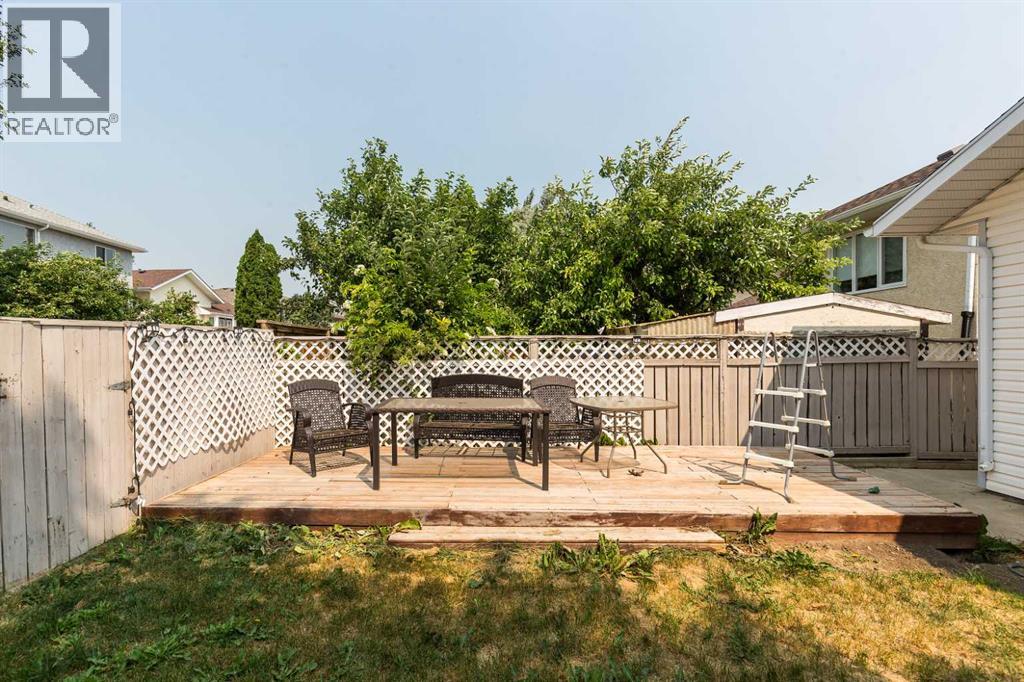 14 Heritage Road W - Image 25