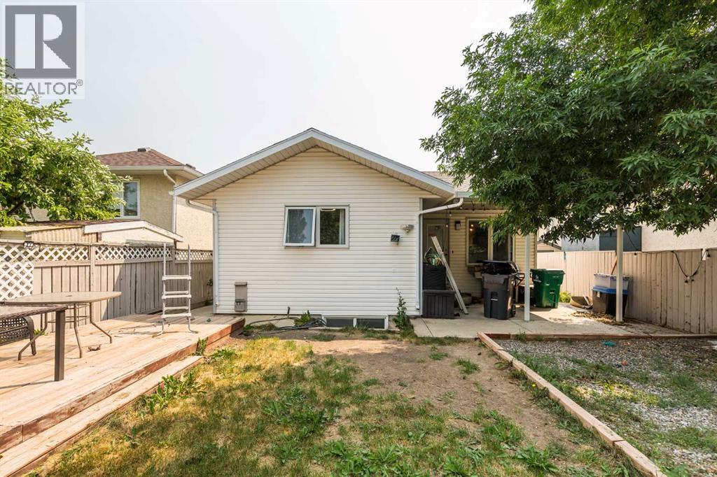 14 Heritage Road W - Image 26