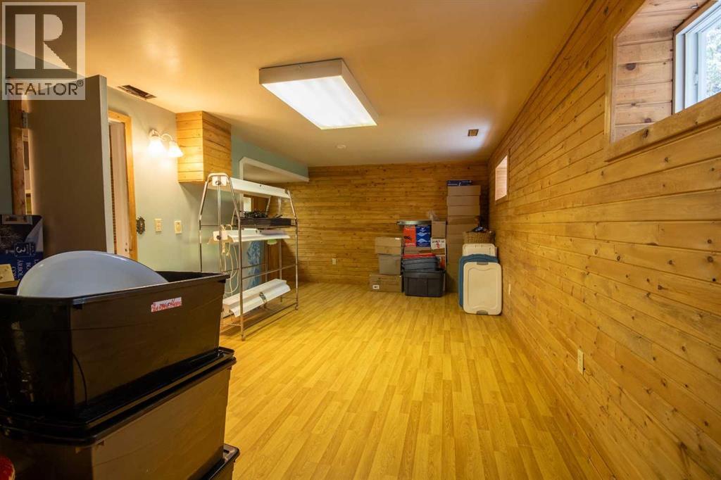 203 2 Street Northeast - Photo 37