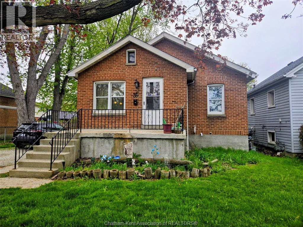 36 McNaughton Ave E AVENUE