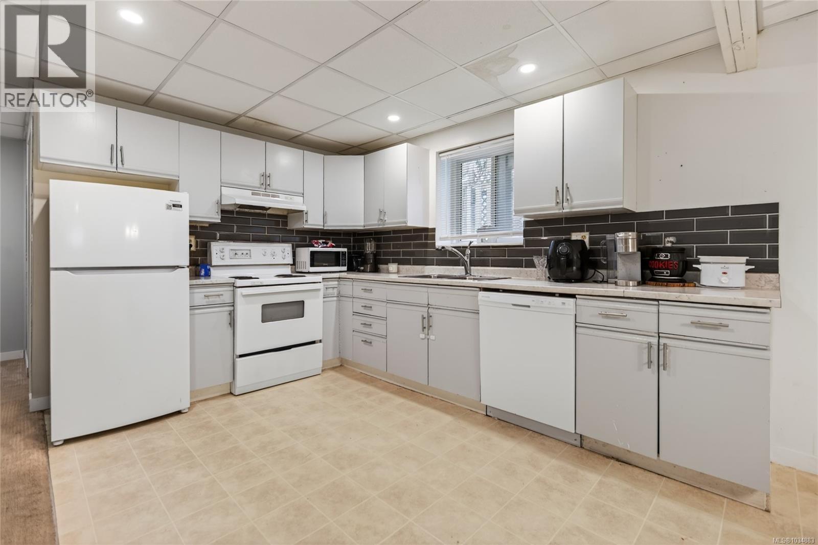 684 Robron Rd - 36