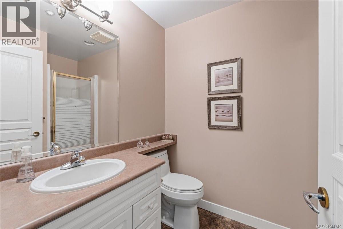 #307 6738 Dickinson Rd - 13