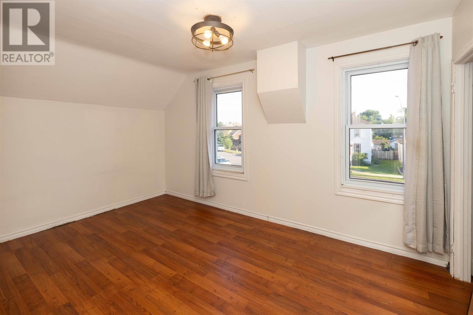 201 Cumming ST - 7