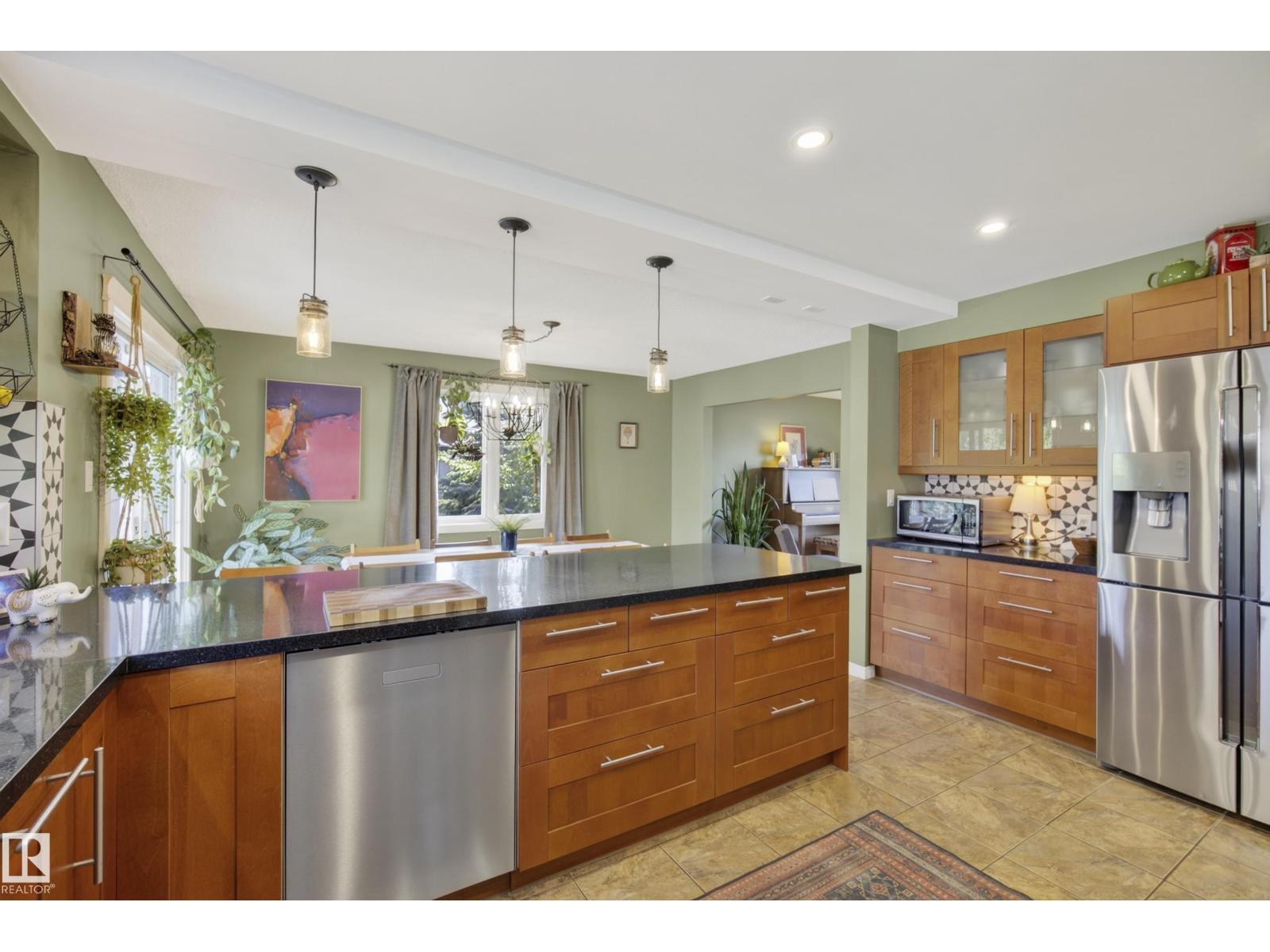 14332 51 AV NW - 21