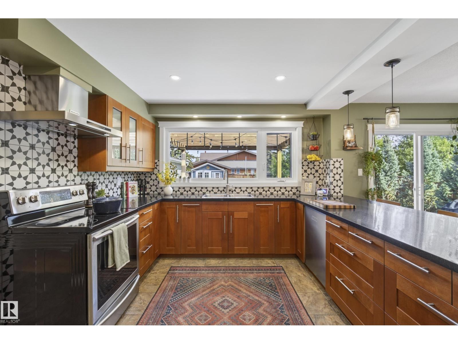 14332 51 AV NW - 19