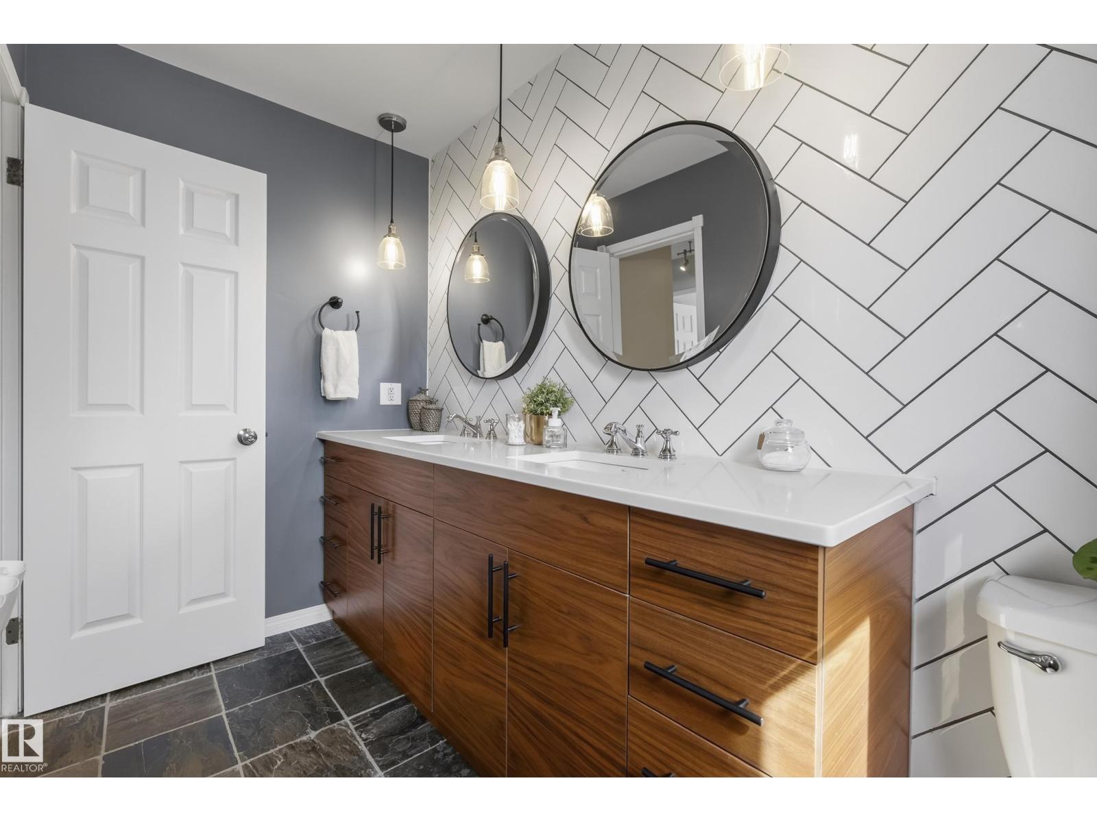 14332 51 AV NW - 35