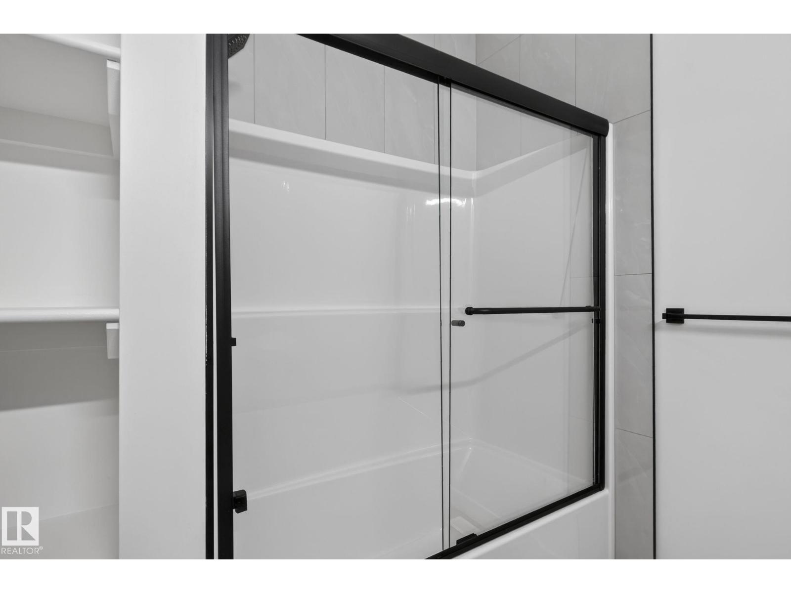 10617/19/21 83 ST NW - 41