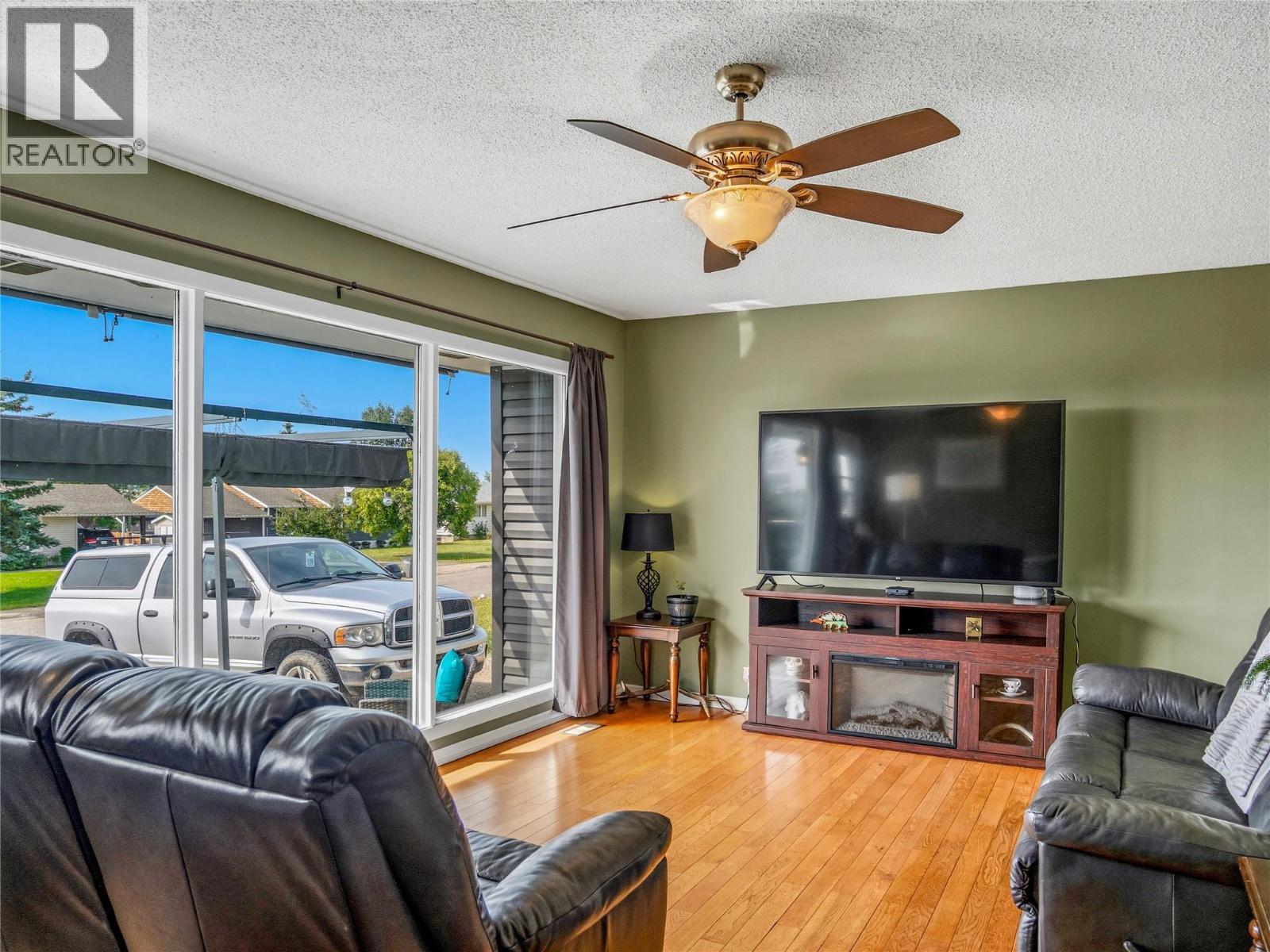 1324 93 Avenue - 2