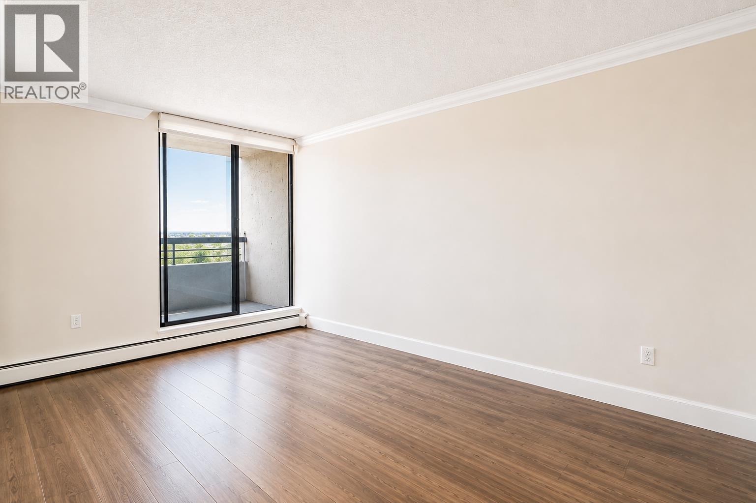 2 Bed, 2 Bath House for Sale in Burnaby – 1701 3755 BARTLETT COURT, Burnaby – MLS# R3154217 - Image 11