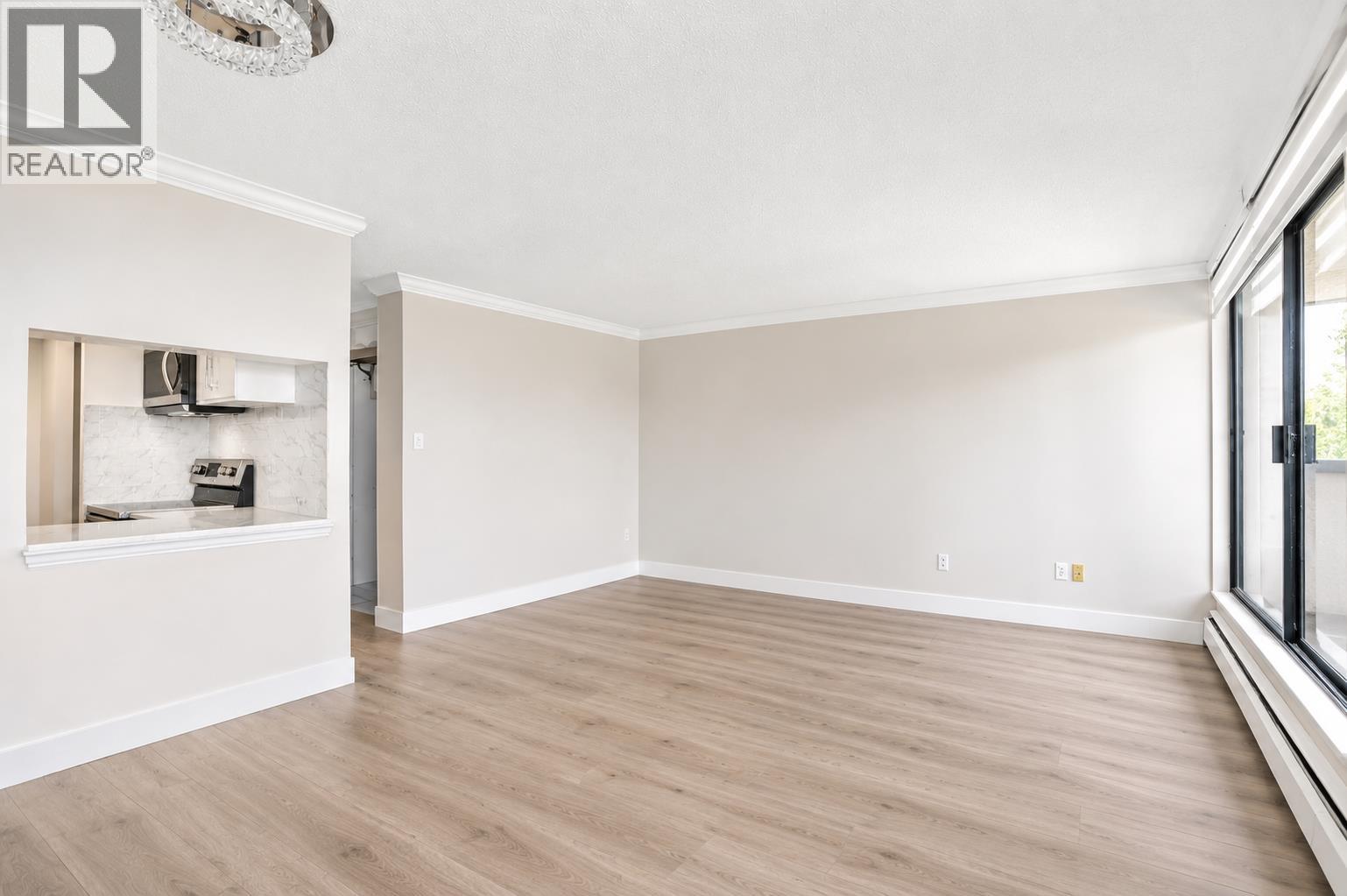2 Bed, 2 Bath House for Sale in Burnaby – 1701 3755 BARTLETT COURT, Burnaby – MLS# R3154217 - Image 3
