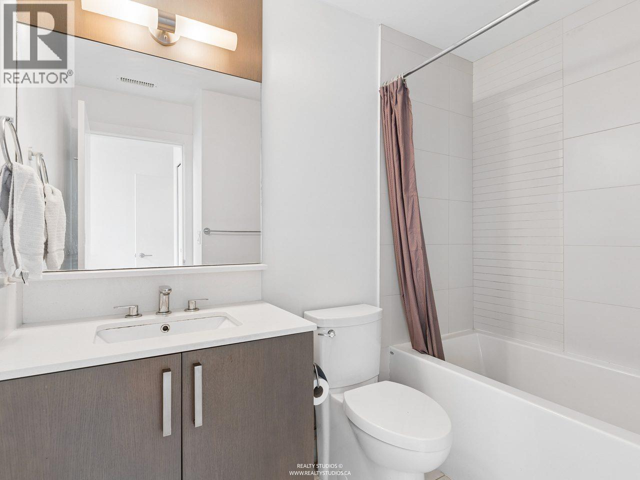 3 Bed, 2 Bath House for Sale in Richmond – 24 10133 RIVER DRIVE, Richmond – MLS# R3154301 - Image 15