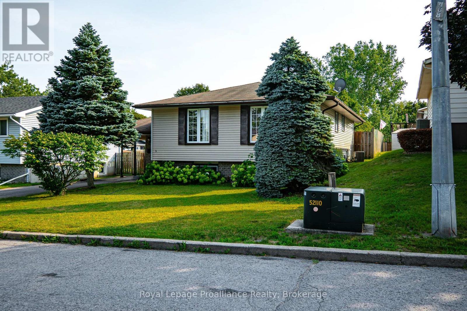 5 VAN ALSTINE DRIVE - 3