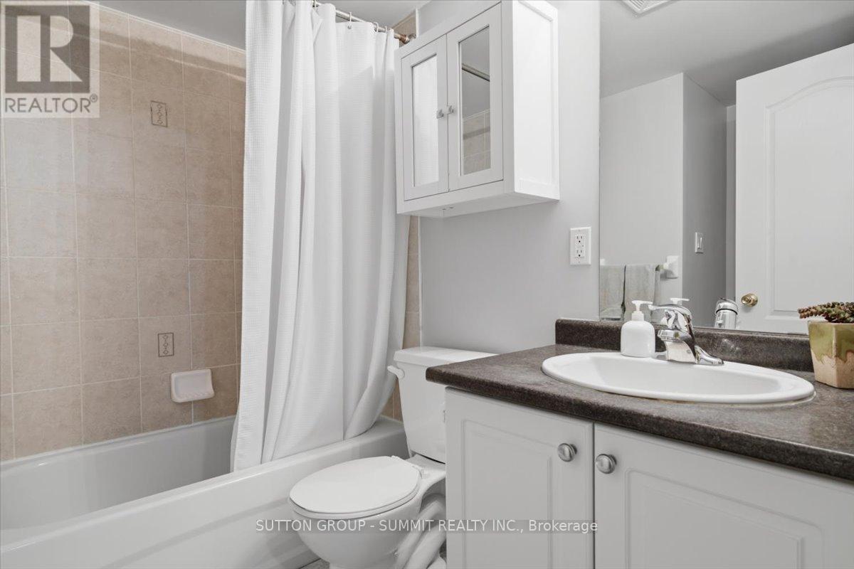#201 25 STRANGFORD LANE - 18