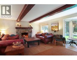 Living room - 2138 Left Rd, Courtenay, BC V9J1T9 Photo 8