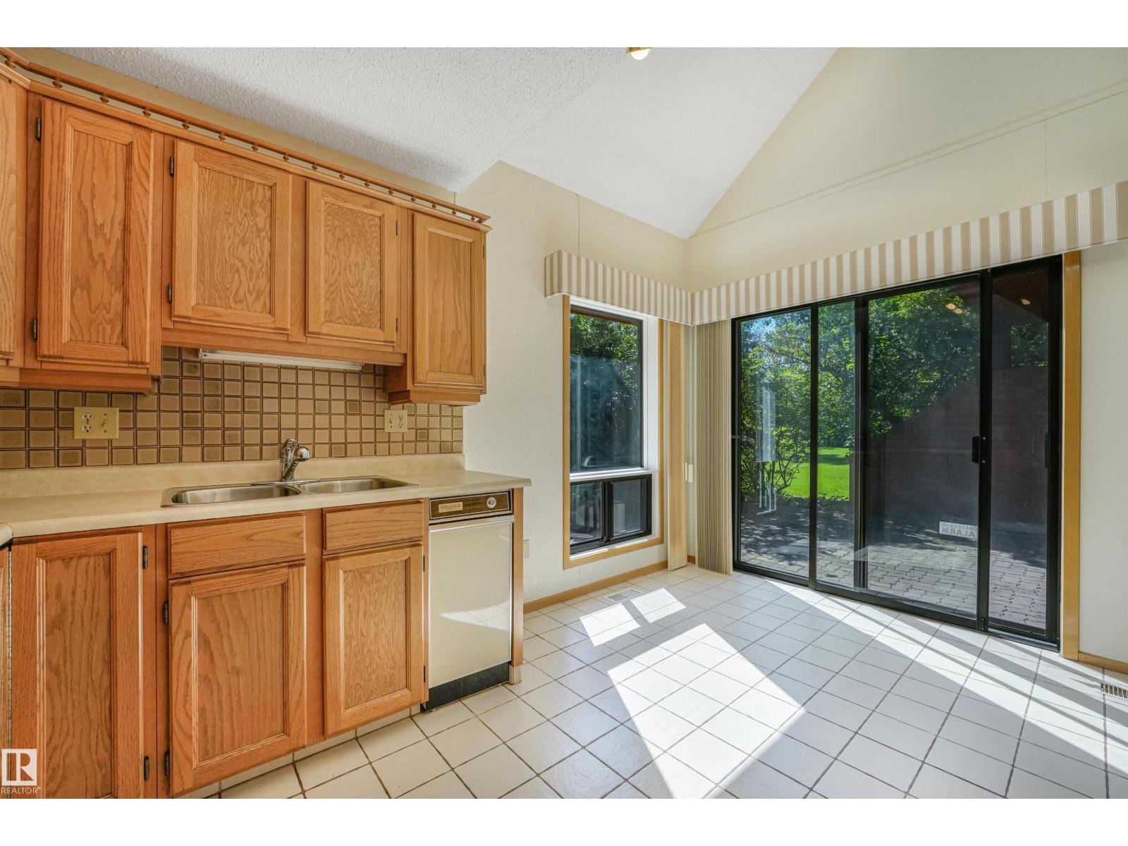 #18 500 LESSARD DR NW - 17