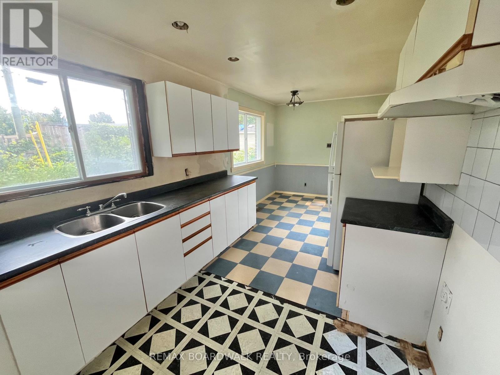 1363 DUFORD DRIVE - 7