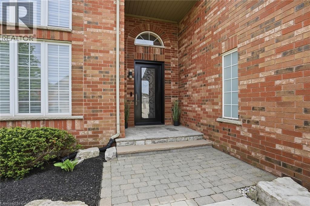 156 VALMONT Street, Ancaster — photo 3